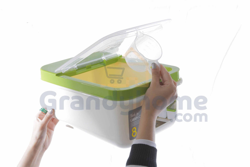 لوك اند لوك علبة بلاستيك للحبوب ٨ كيلوجرام (١٠ لتر) بغطاء قلاب أخضر - HPL530G